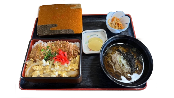 フォックスバーデンの食堂「紅桜」名物料理、天ぷら・刺身・そば・茶わん蒸しがセットの、温泉定食1420円の写真